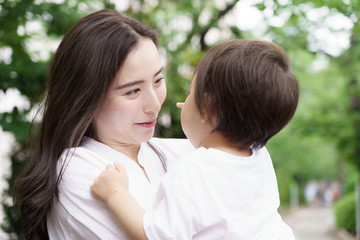 Fototapeta premium 子育て お母さん