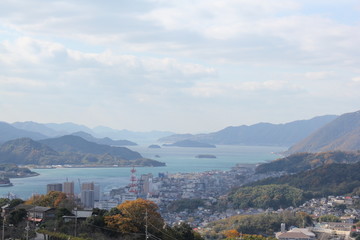 空と川が美しい遠景