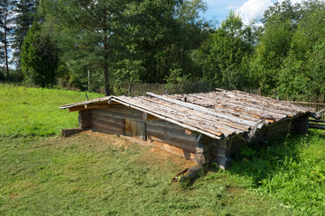 Commercial building for storing products in the Slavic village of the tenth century