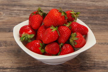 Sweet strawberry in the bowl