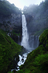 Fototapeta na wymiar 華厳の滝　荘厳な滝　畏敬の滝