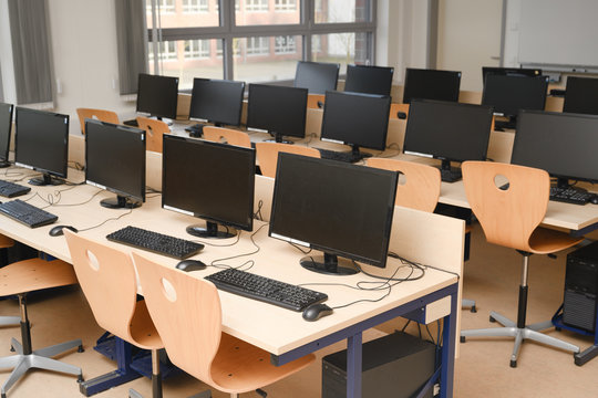 Computer room for pupils and students in a school computer lab