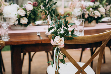 Fototapeta na wymiar Rustic style wedding table decoration and floristics design