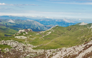 Fototapeta na wymiar Aizkorri mountain and natural park in Gipuzkoa, Spain