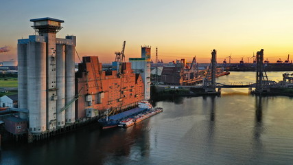 Hamburg Rethespeicher mit Retheklappbrücke