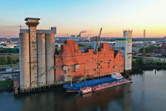 Hamburg Rethespeicher mit Retheklappbr&uuml;cke