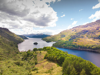 Loch Lomond in den schottischen Highlands