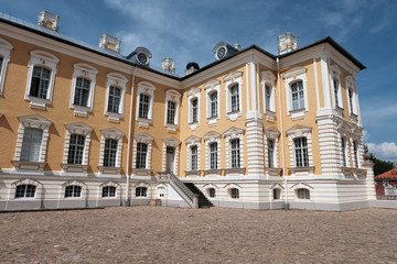 Naklejka premium Rundale Imperial Palace in Latvia in summer