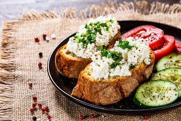 Sandwiches with cottage cheese and vegetables