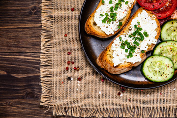 Sandwiches with cottage cheese and vegetables