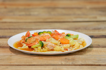 pasta with tomato and basil
