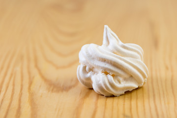 Meringue egg yolk