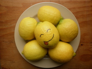 limón feliz y saludable