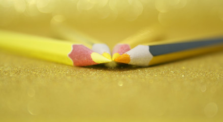 YELLOW PENCILS STYLE