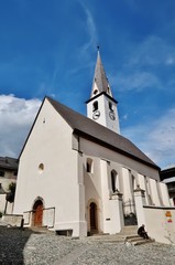 Fototapeta na wymiar Dorfkirche, Ardez, Graubünden, Schweiz