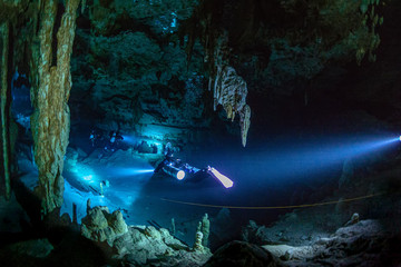 MEXICO diving cenote Dos Ojos © Wojciech