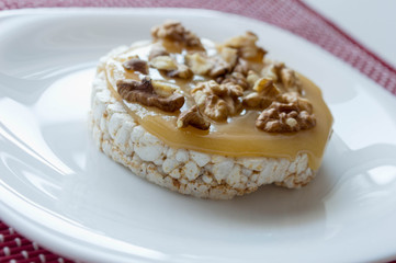  Rice biscuit with honey and nuts.