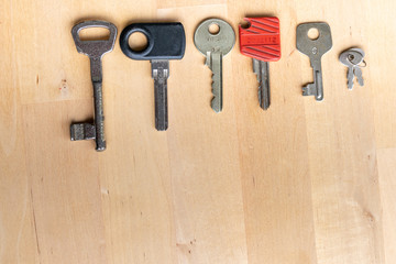 Verschiedene Arten von Schlüsseln für unterschiedliche Schlösser und Anwendungsbereiche