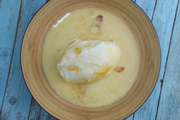 Île flottante et crème anglaise
