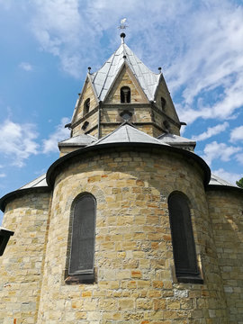 Liboriuskapelle mit Altar und Liborius-Skulptur 