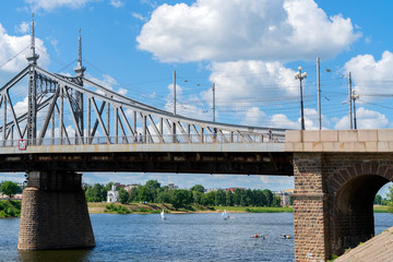 Fototapeta premium Староволжский мост через реку Волга в Твери.