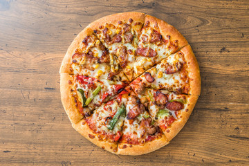 ピッツア　Italian home-made pizza