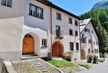 Engadiner Haus, Zernez-Susch, Graubünden, Schweiz