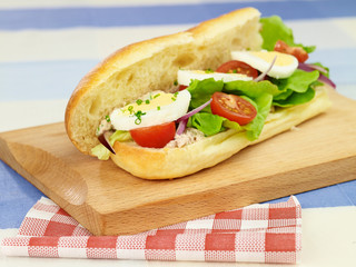 pain bagnat tomates thon salade œuf