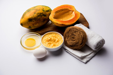 Papaya Face mask for acne treatment, selective focus