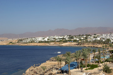 Obraz premium beautiful view of a resort town with the sea