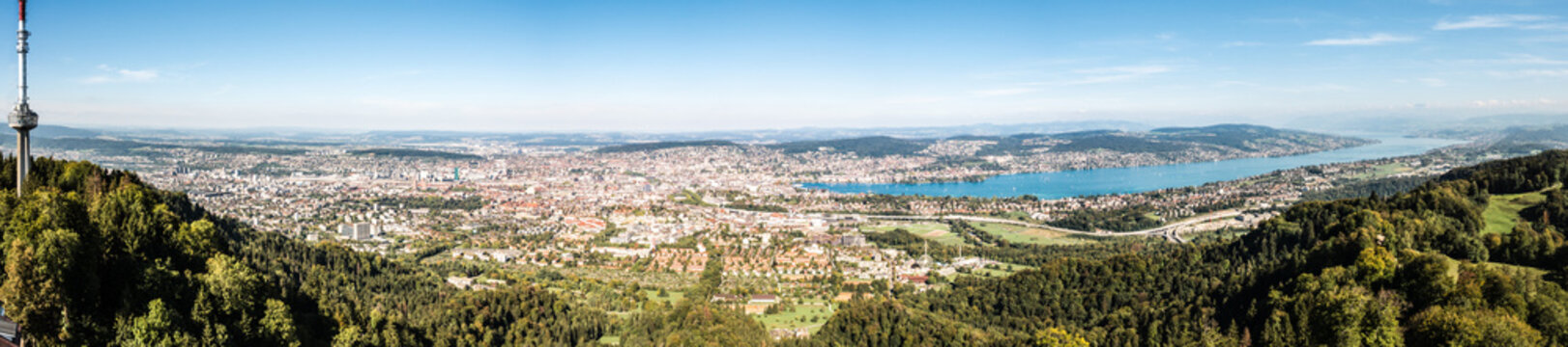 Panorama der Stadt Z&uuml;rich mit Z&uuml;richsee, Schweiz, Europa