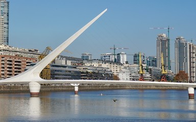 Puente de la mujer en Puerto Madero Buenos Aires