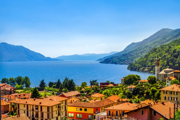 Fototapeta na wymiar Blick über den Lago Maggiore, Italien 