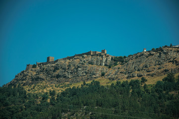 Fototapeta na wymiar Marvao village on top of tall crag