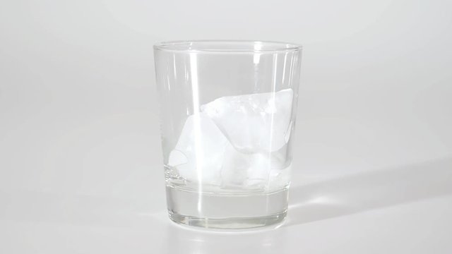 Cola einschenken