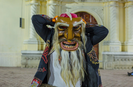 Tecuanes dance group, In this dance, the Chichimeca and Zapotec tribes join forces to defeat the tiger or tecuani
