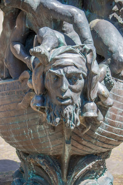 Narrenschiff fountain (Narrenschiffbrunnen) Statue in Hameln Lower Saxony (Niedersachsen)
