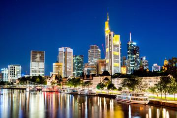 Fototapeta na wymiar Skyline of Frankfurt with the river Main at night