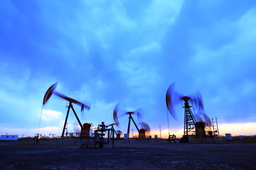 Fototapeta na wymiar the silhouette of the oil pump