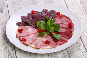 Meat plate with horse, beef and chicken sausages