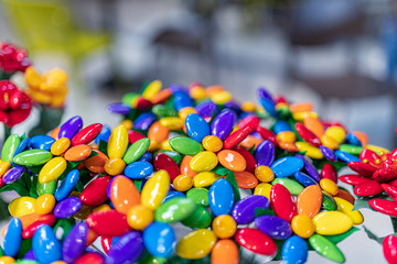 Confetti di matrimonio, bomboniere, mandorle, festeggiamenti allegria laurea
