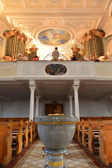 Innenansicht der  katholische Pfarrkirche St. Georg in Wasserburg (Bodensee)