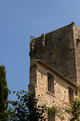 Fototapeta premium Pan de mur à côté du château de Montclus