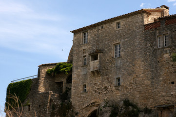 Maison sur promontoire rocheux