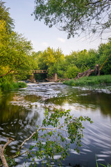 Fototapeta na wymiar Zakątek nad rzeką. Rzeka bzura długa ekspozycja