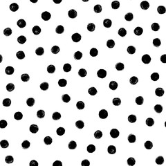 Hand tekenen Polka Dots naadloze patroon. Vector zwarte inktborstel. De textuur van het potlood.