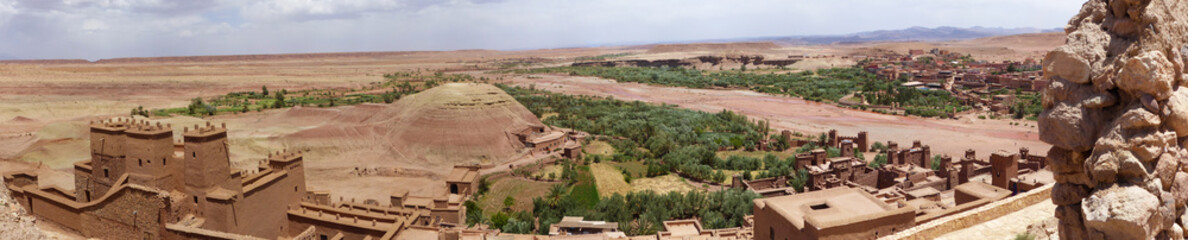 Fototapeta na wymiar Moroccan earthen clay architecture. Village of the Ait ben Haddou, Ouarzazate, Morocco, Africa. UNESCO World Heritage Site