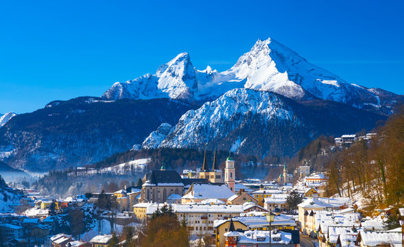 Historic town of Berchtesgaden with famous Watzmann mountain in the background, National park Berchtesgadener, Upper Bavaria, Germany