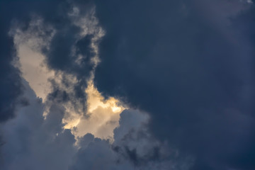 Fototapeta na wymiar Cloudy sky on a summer evening before a thunderstorm.
