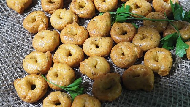 tarallini tarallo Italian drying snacks rustic style